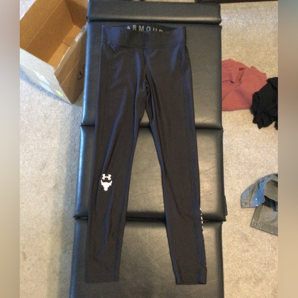UA Heat Gear Leggings